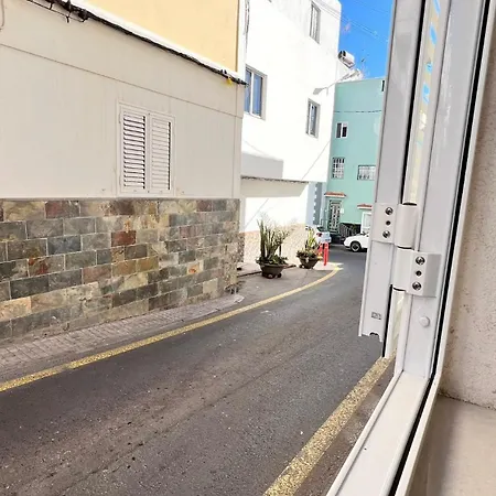 Апартаменты Salty Breeze In Center Of